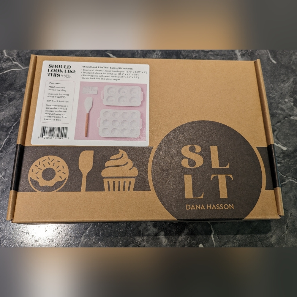 Dana Hasson Should Look Like This 4 Pc Nonstick Bakeware set brand new